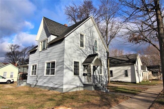 Foto del edificio - 1486 Montgomery Ave