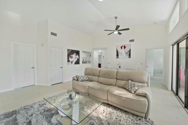 Building Photo - 7894 Granada Pl