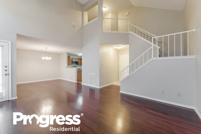 Building Photo - 2225 Turf Club Dr