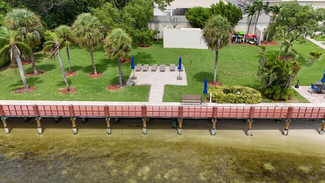 Foto del edificio - 2121 N Ocean Blvd