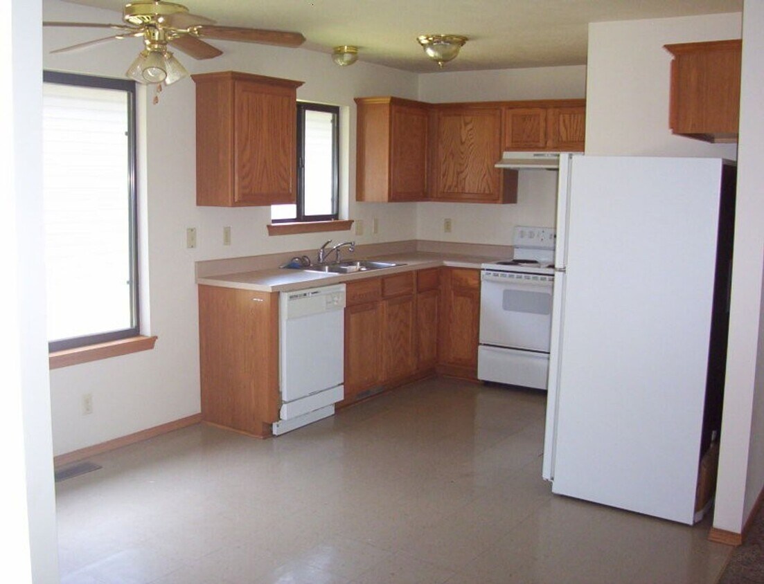 Foto del edificio - Coming Available Mid June!