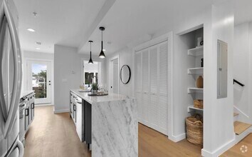 Building Photo - 210 Varnum St NW