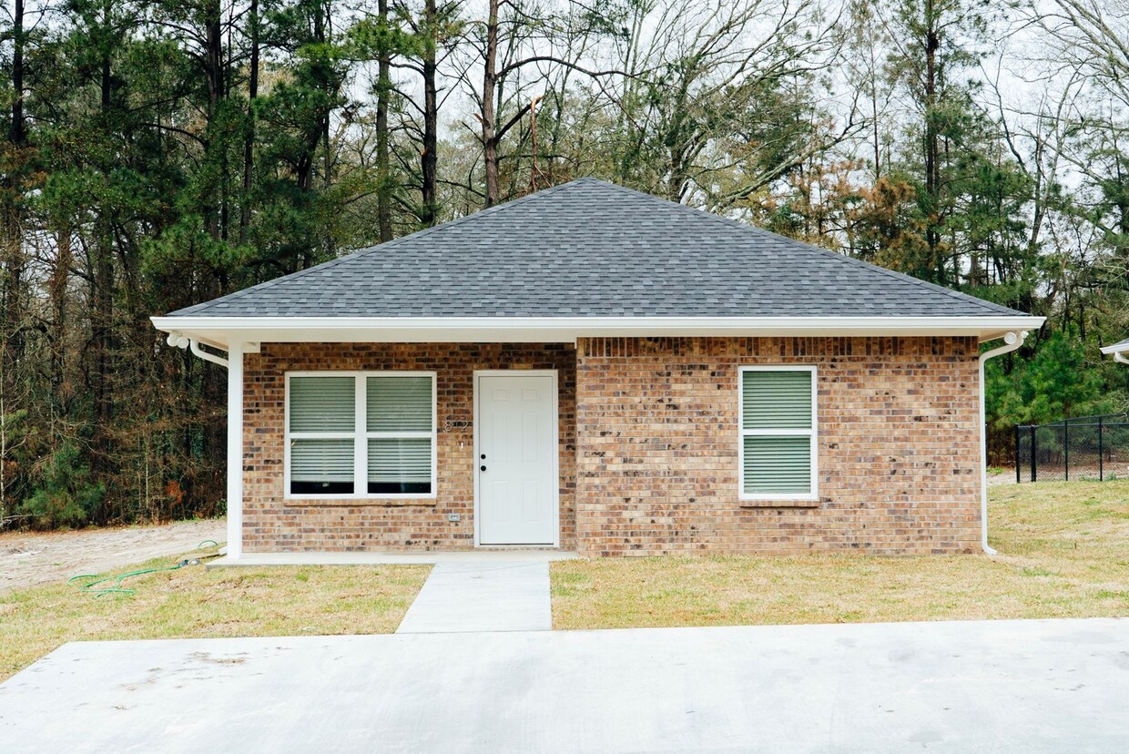 Primary Photo - 3 bed 3 bath NEW CONSTRUCTION home available!