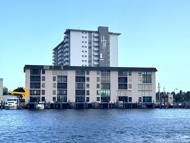 Foto del edificio - 3200 N Ocean Dr