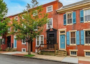 Building Photo - 117 E Miner St