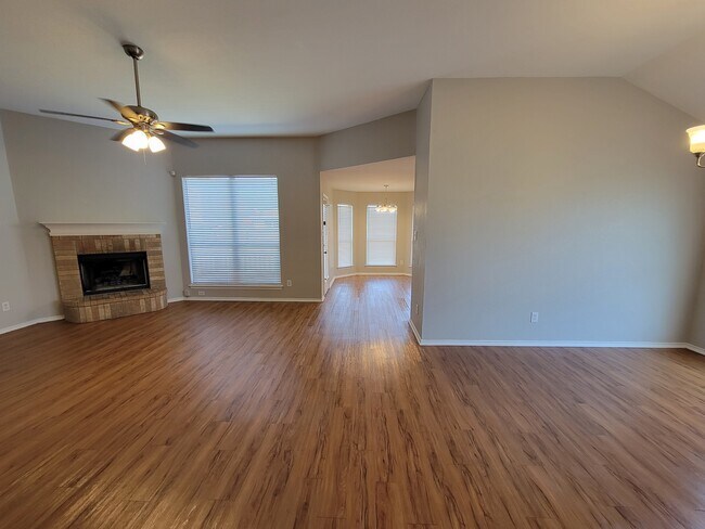 Foto del edificio - 6123 Flower Meadow