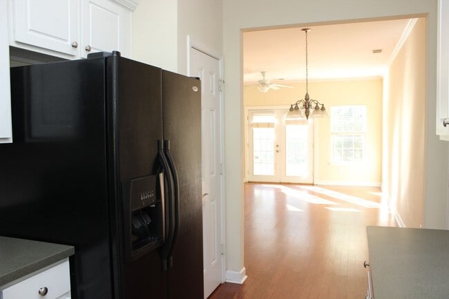 Building Photo - Wellstone Townhouse