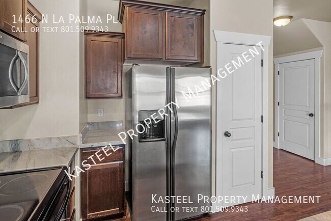 Foto del edificio - 1466 La Palma Pl