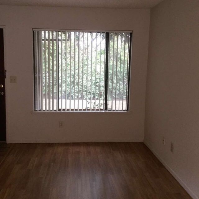 Foto del edificio - 2202 Bellevue Rd