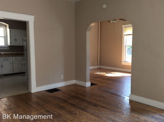 Building Photo - 483 Littleton St