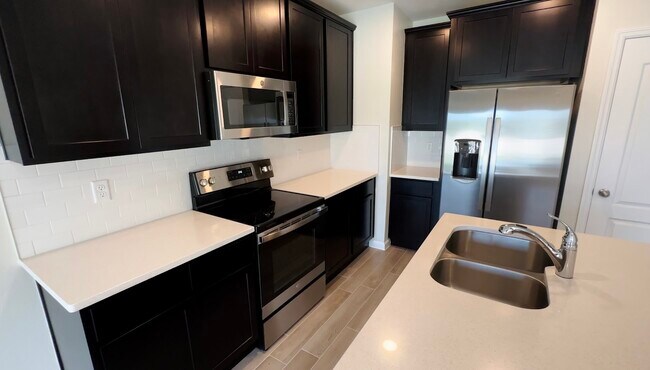 Building Photo - 2811 Narcoossee Cmns Wy