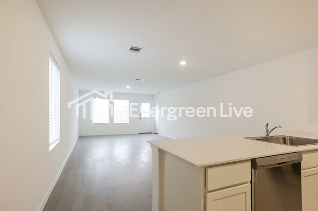 Foto del edificio - 5910 Patriot Sound Drive