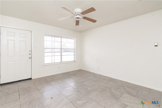 Building Photo - 1513 Janis Dr