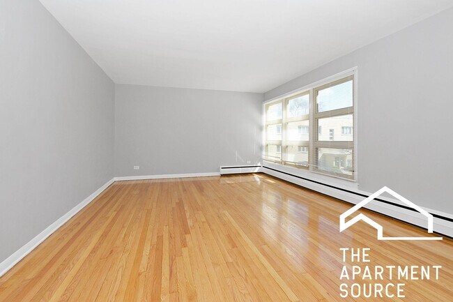 Building Photo - 1832 W 107th St