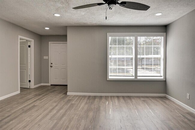 Building Photo - 7906 Hammerly Blvd