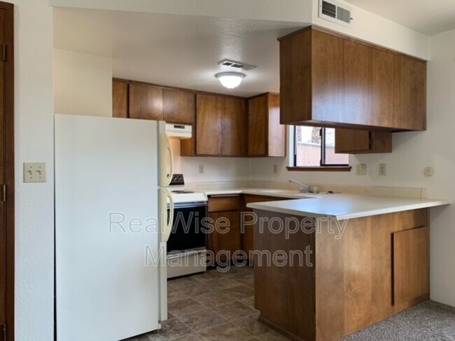 Building Photo - 138 Southridge Way