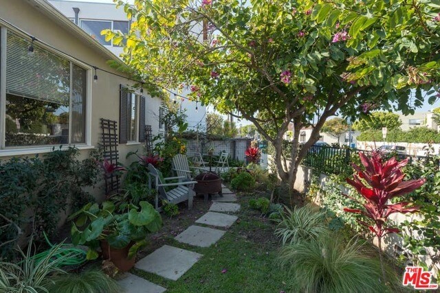 Foto del edificio - 2339 Abbot Kinney Blvd