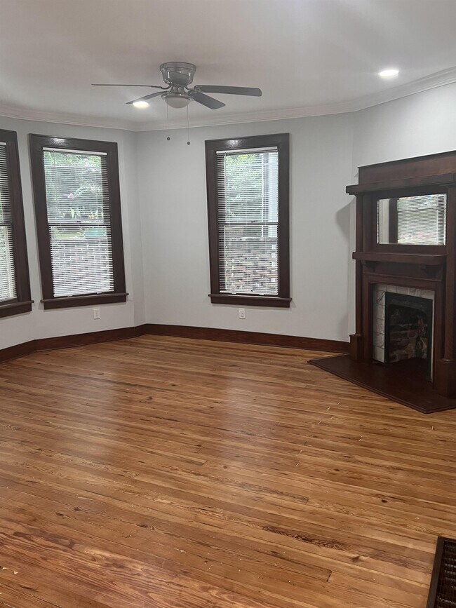 Foto del edificio - 499 N Highland Ave NE