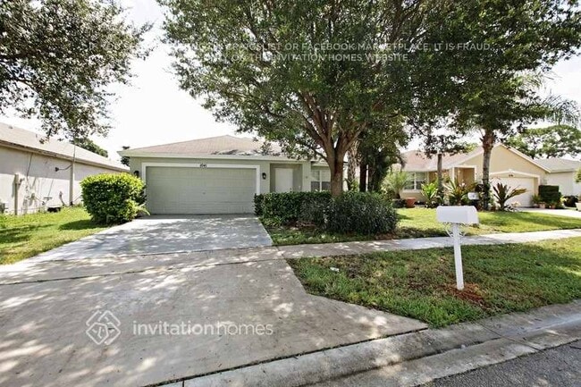 Building Photo - 1041 Park Hill Dr