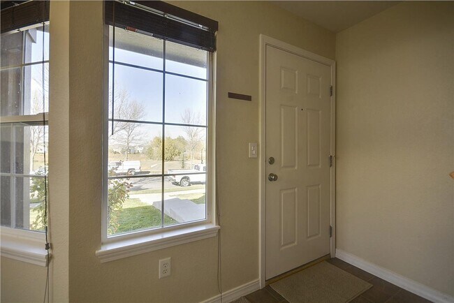 Foto del edificio - 5551 Cornerstone Dr