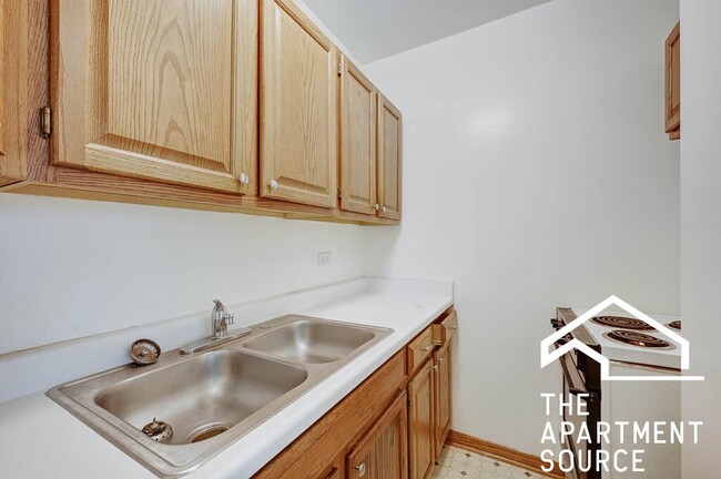 Photo - 4180 N Marine Dr Apartment