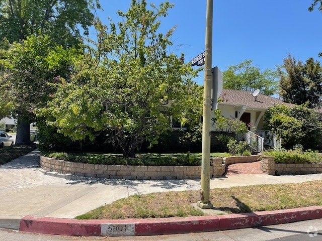 Building Photo - 5301 Bluebell Ave