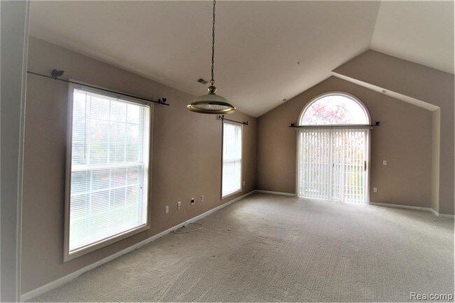 Foto del edificio - 28030 Carlton Way Dr