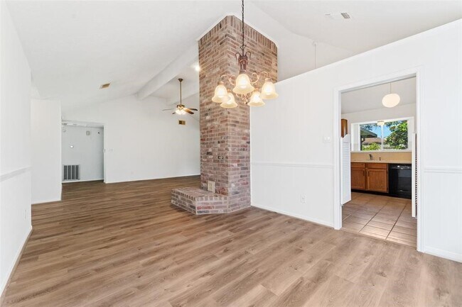 Foto del edificio - 6915 Brockington Dr