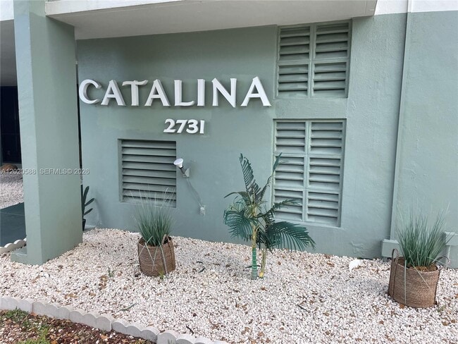 Foto del edificio - 2731 Taft St