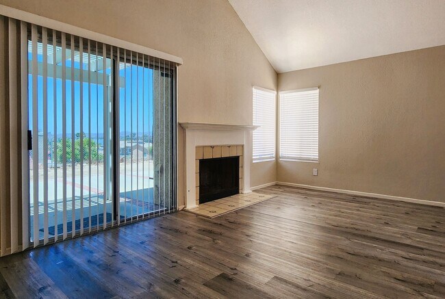 Foto del edificio - Corner Lot, 3BD, 2.5BA Home in Lake Elsinore