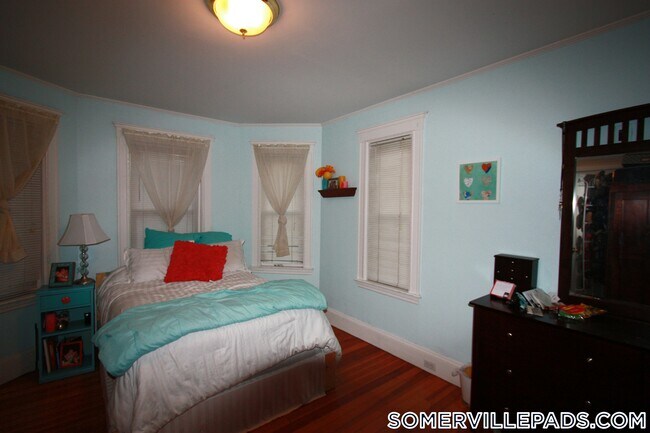 Foto del edificio - 243 Summer St