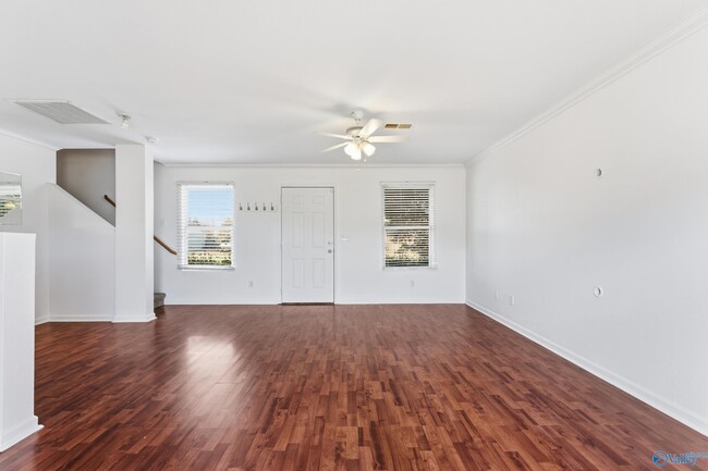 Foto del edificio - 313 Kenneth Blvd NW