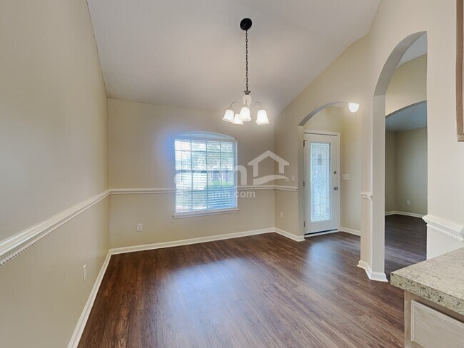 Foto del edificio - 3171 Highland Grove Dr