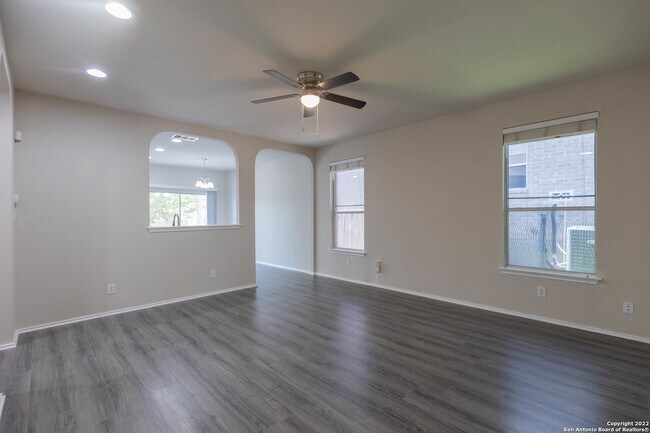 Foto del edificio - 6106 Briscoe Leaf