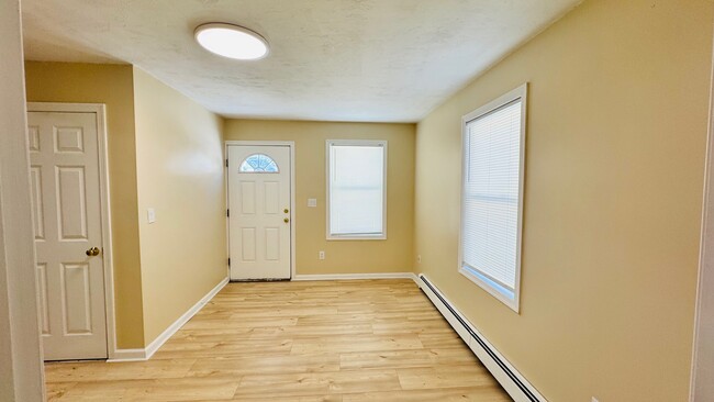 Living Room - 58 Kent St