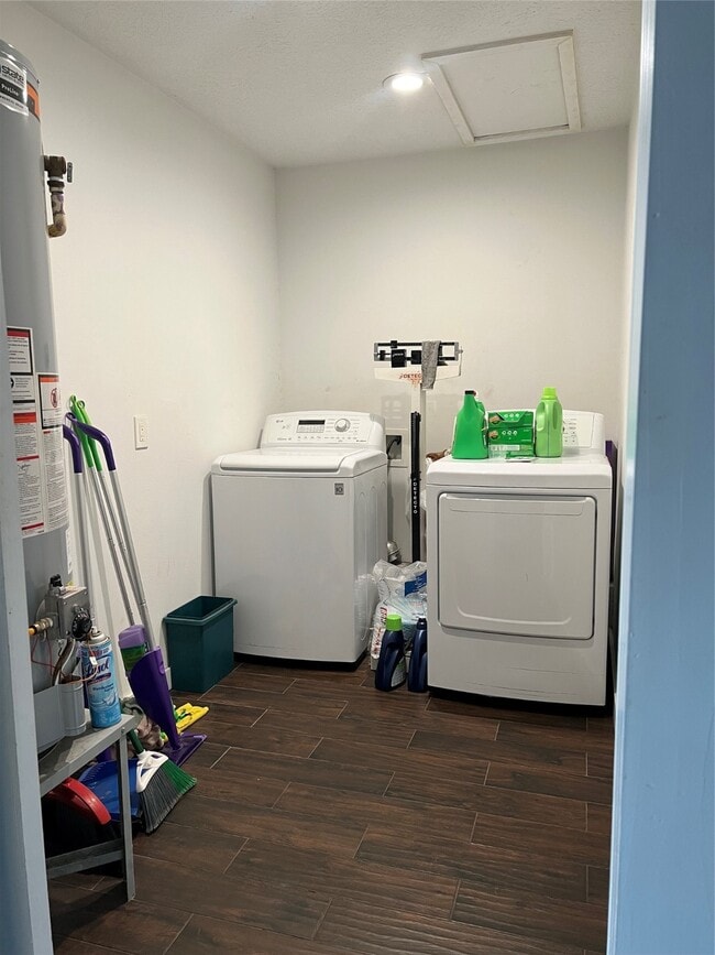 Building Photo - 10515 Sagewind Dr