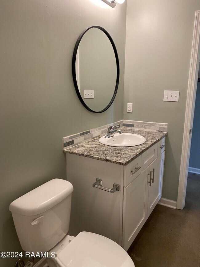 Foto del edificio - 1602 Dehart Dr