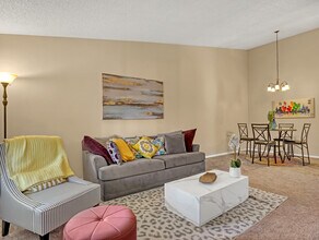 Building Photo - 6552 Chasewood Dr