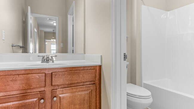 Foto del edificio - 705 Creekwood Dr