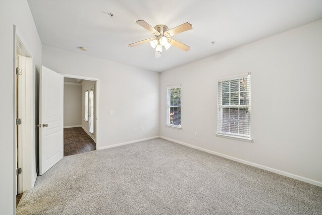 Building Photo - Bluffs at Riverview