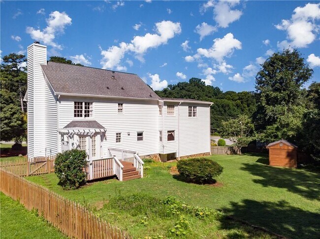 Building Photo - 656 Singley Dr