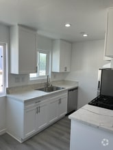 Building Photo - 5529 Fulcher Ave
