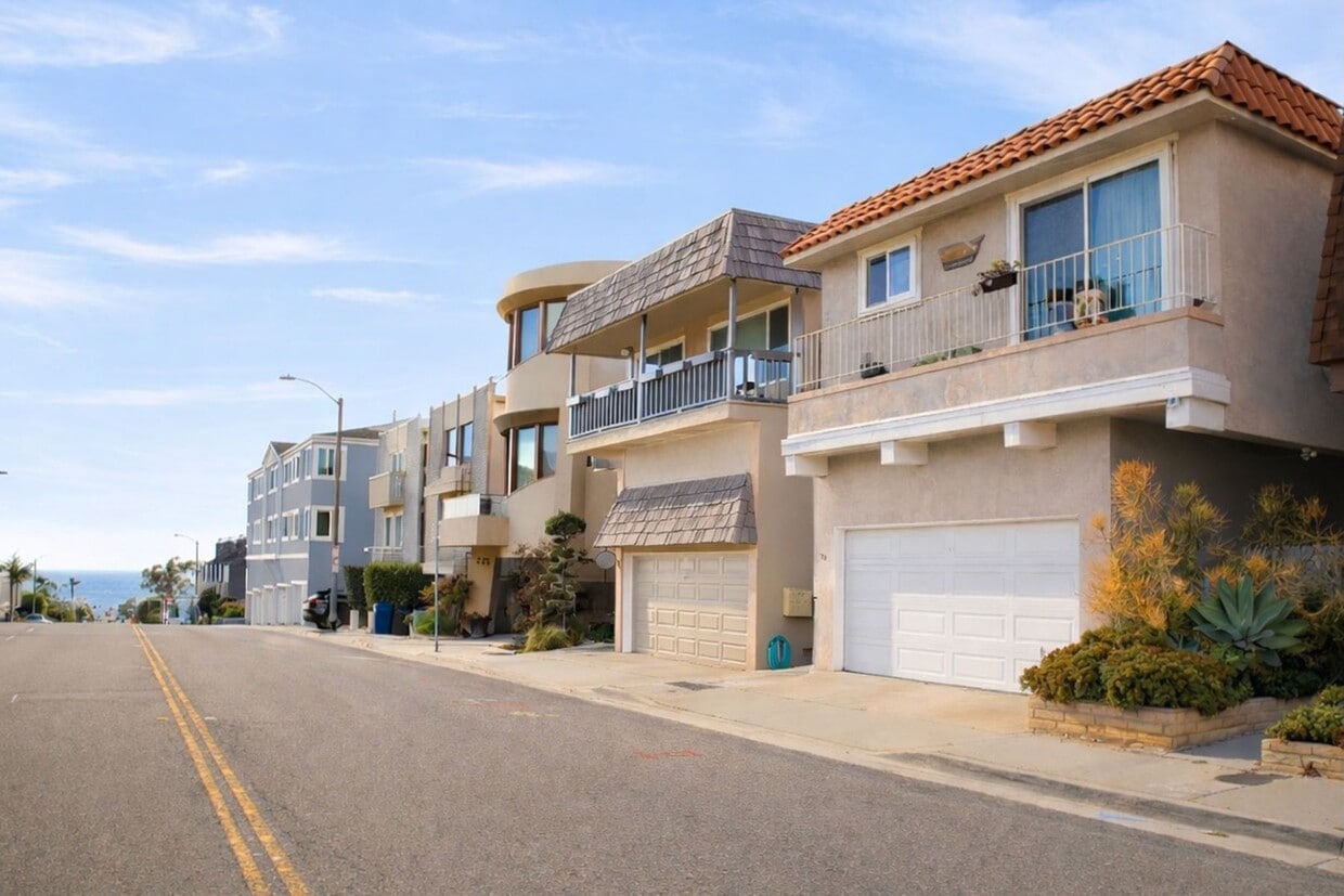 Photo - 733 Manhattan Beach Blvd (Manhattan Beach, CA)