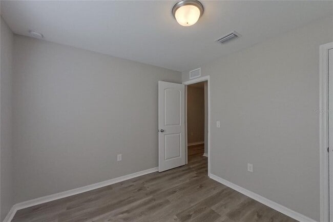 Building Photo - 315 NE 25th Terrace