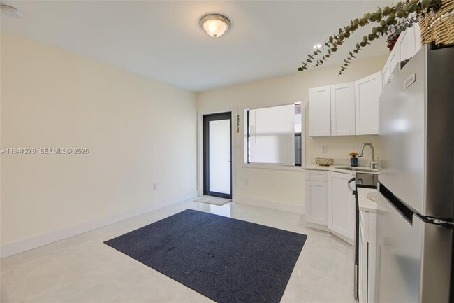 Foto del edificio - 742 NW 70th St