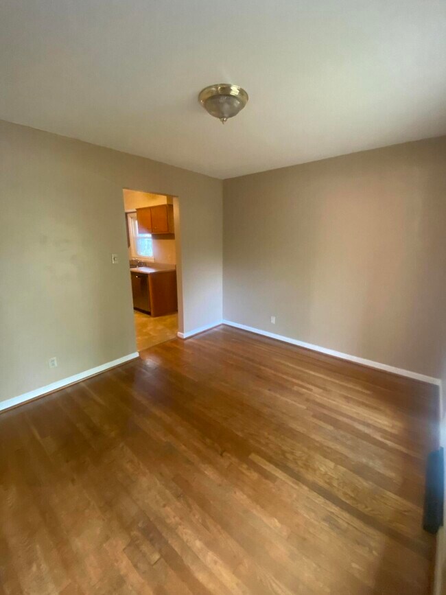 Foto del edificio - 1907 Port Royal Ct