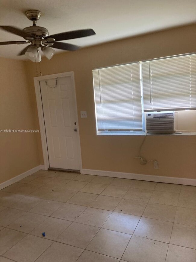 Foto del edificio - 704 SE 21st St