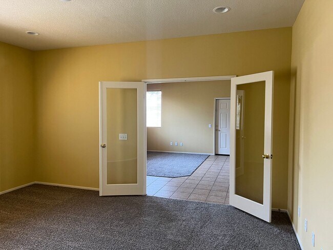 Building Photo - Beautiful home on cul-de-sac!!!