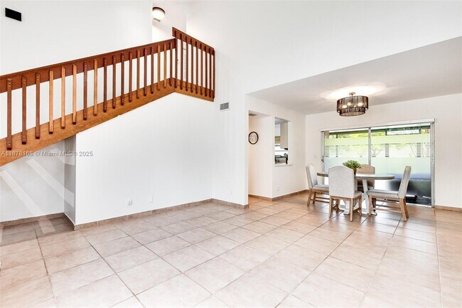 Foto del edificio - 15751 Woodgate Pl