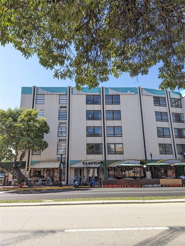 Primary Photo - 710 Washington Ave
